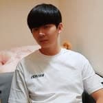 왕데성's profile picture